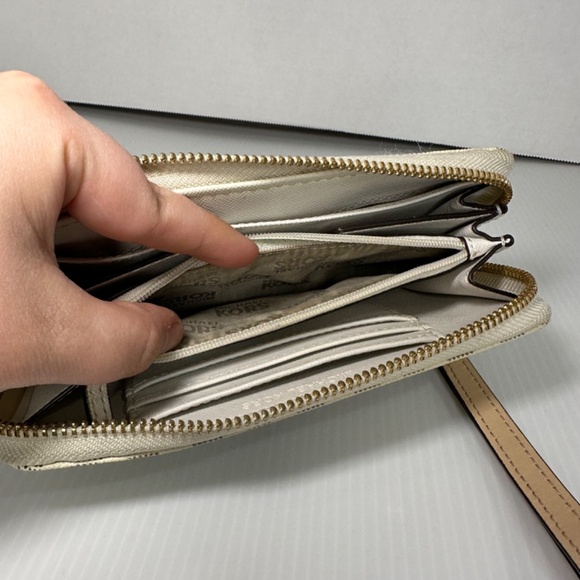 Michael Kors Logo Jet Set Continental Wallet Wristlet Vanilla/Gold - Picture 8 of 9